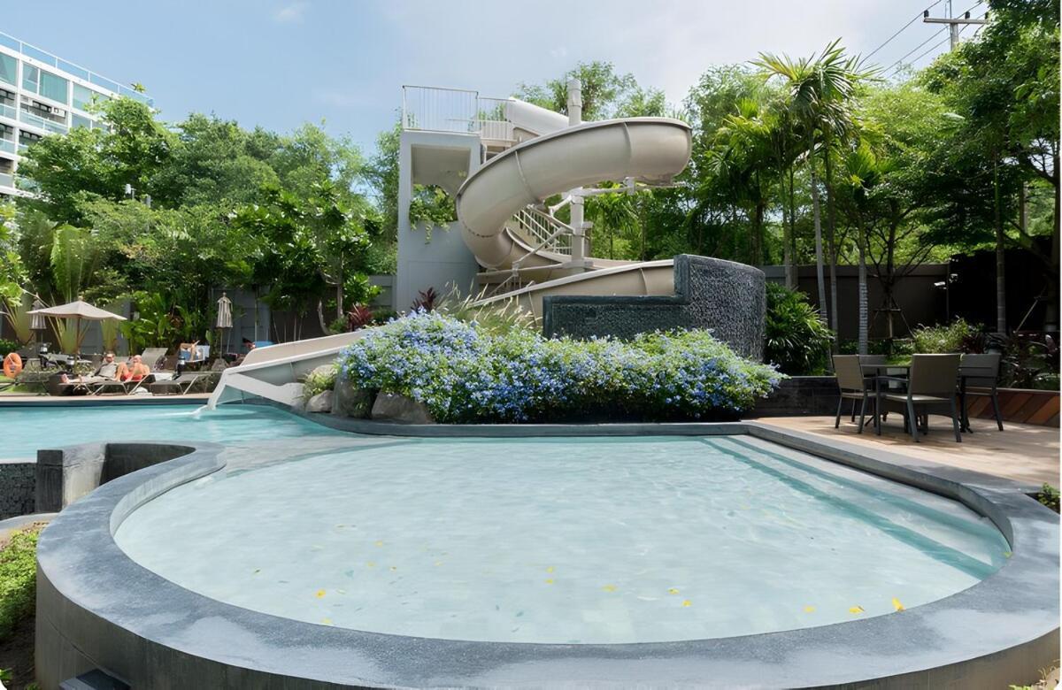 Sea View Unixx Near Walking Street Apartment Pattaya